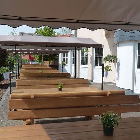 Hotel Restaurant Ortenberger Hof Ortenberg  Kültér fotó